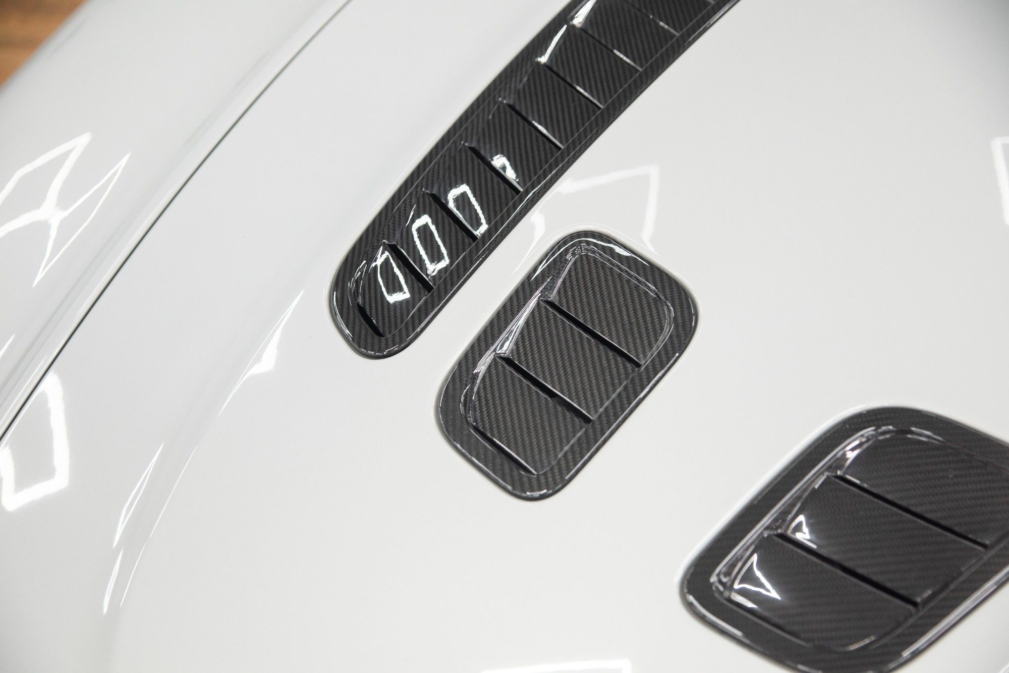 USED 2015 65 ASTON MARTIN VANTAGE 5.9 S V12 