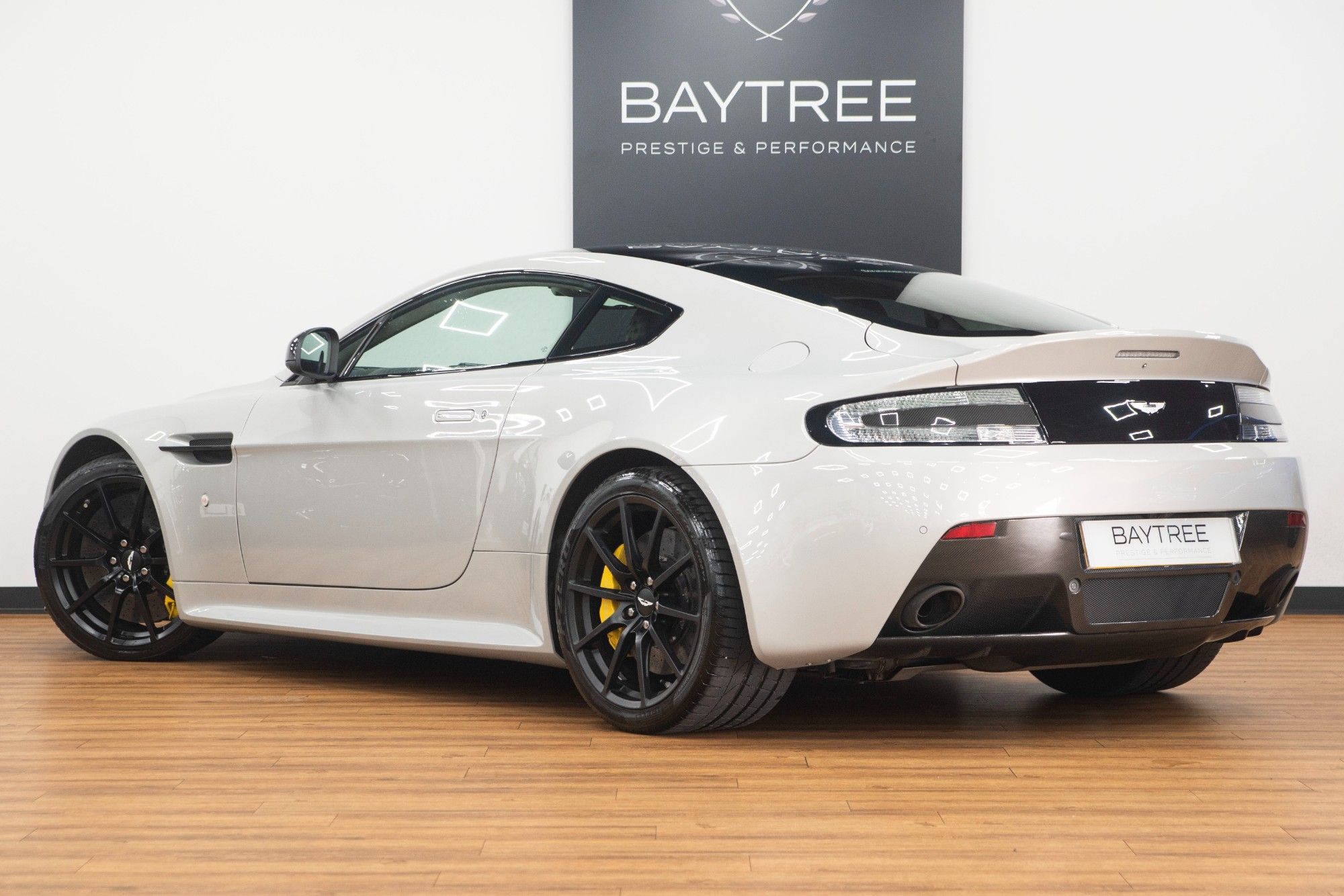 USED 2015 65 ASTON MARTIN VANTAGE 5.9 S V12 
