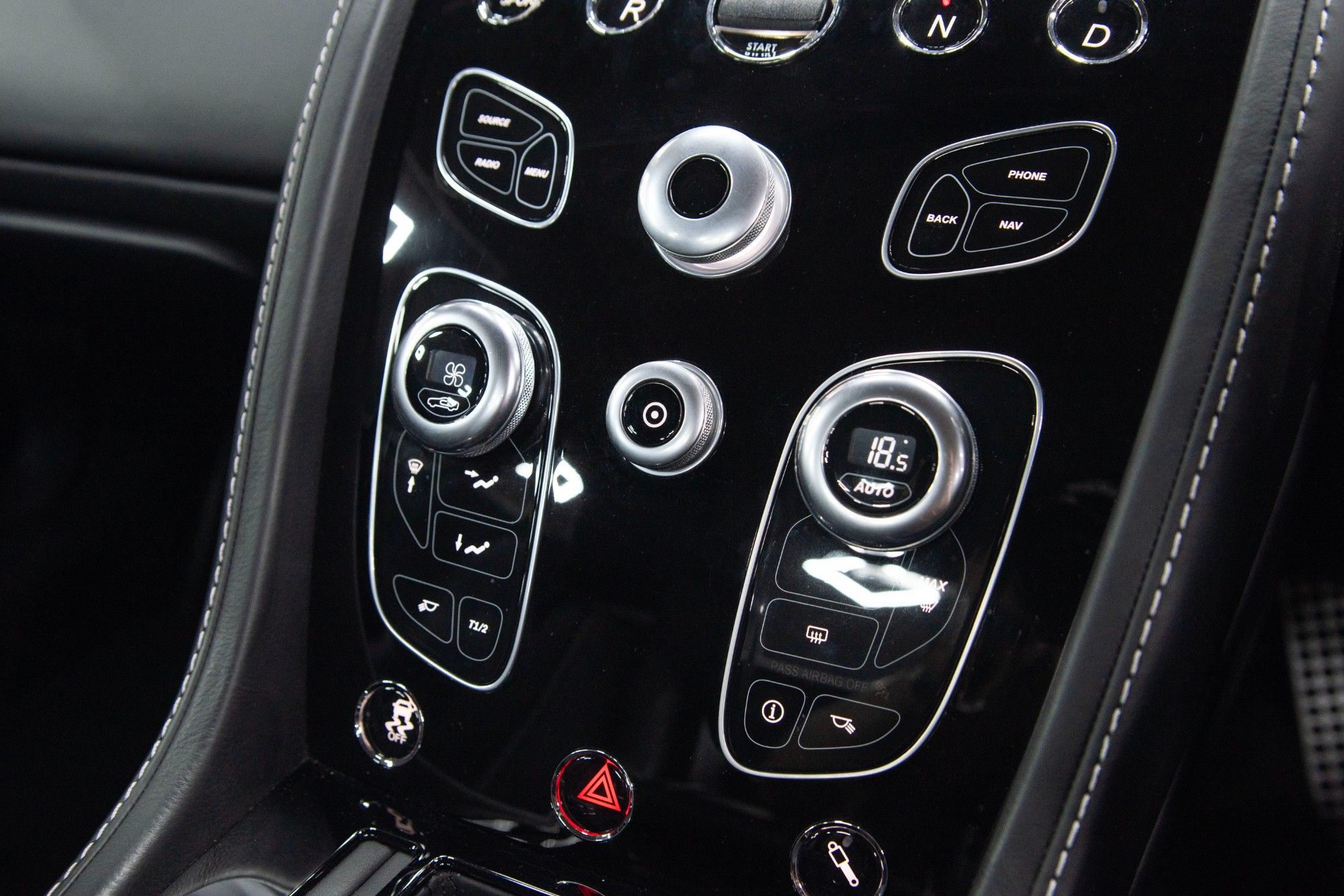 USED 2015 65 ASTON MARTIN VANTAGE 5.9 S V12 