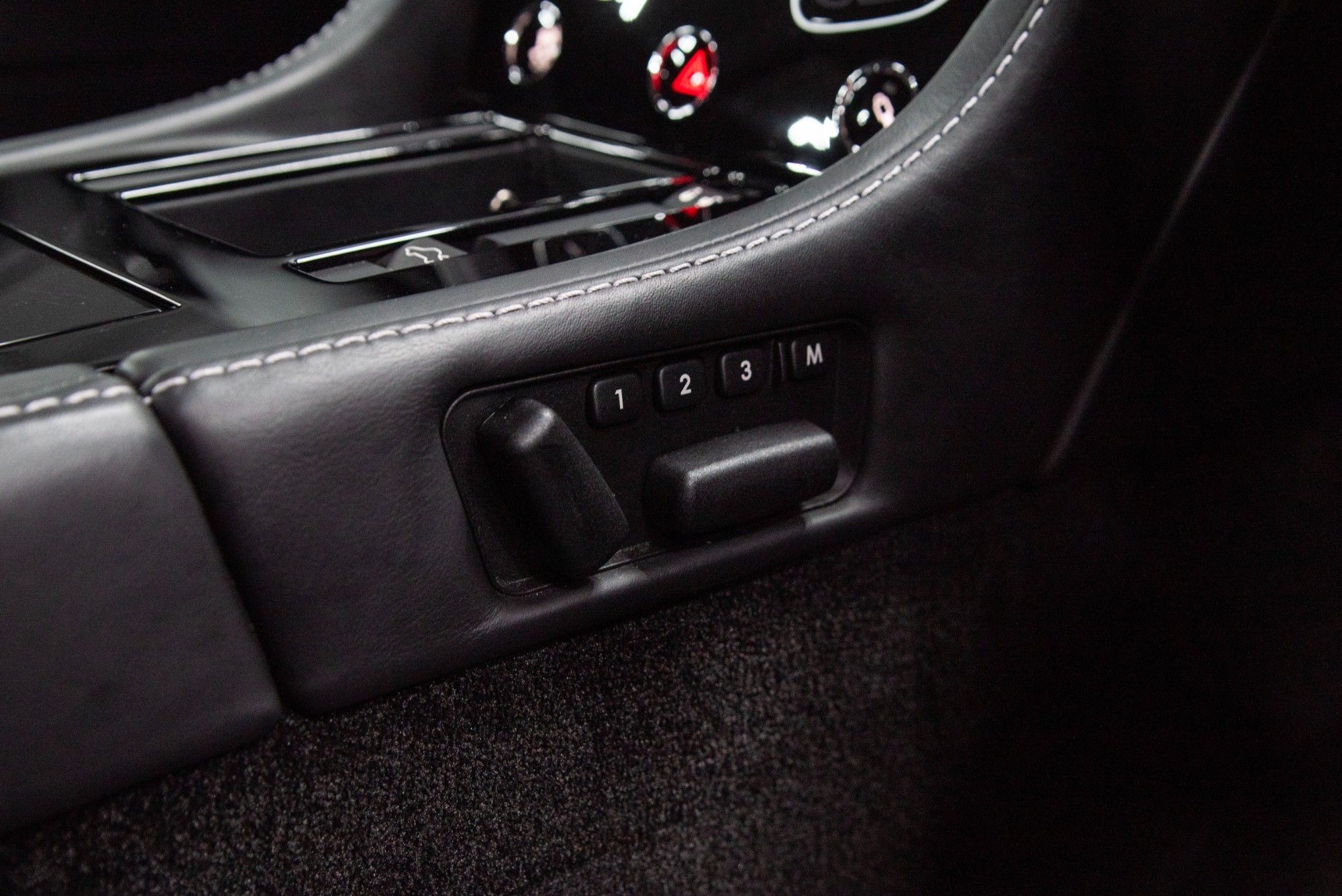 USED 2015 65 ASTON MARTIN VANTAGE 5.9 S V12 