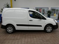 USED 2018 68 PEUGEOT PARTNER 1.6 BLUE HDI PROFESSIONAL L1 100 BHP 3 SEATS SAT NAV APPLE CARPLAY MIRRORLINK AIR CON CRUISE CONTROL PARKING SENSORS TWO OWNERS SERVICE HISTORY
