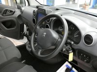 USED 2018 68 PEUGEOT PARTNER 1.6 BLUE HDI PROFESSIONAL L1 100 BHP 3 SEATS SAT NAV APPLE CARPLAY MIRRORLINK AIR CON CRUISE CONTROL PARKING SENSORS TWO OWNERS SERVICE HISTORY