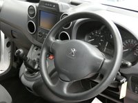 USED 2018 68 PEUGEOT PARTNER 1.6 BLUE HDI PROFESSIONAL L1 100 BHP 3 SEATS SAT NAV APPLE CARPLAY MIRRORLINK AIR CON CRUISE CONTROL PARKING SENSORS TWO OWNERS SERVICE HISTORY