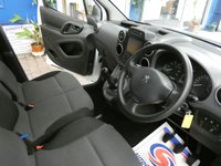 USED 2018 68 PEUGEOT PARTNER 1.6 BLUE HDI PROFESSIONAL L1 100 BHP 3 SEATS SAT NAV APPLE CARPLAY MIRRORLINK AIR CON CRUISE CONTROL PARKING SENSORS TWO OWNERS SERVICE HISTORY
