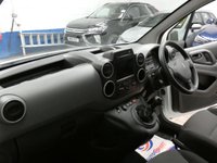 USED 2018 68 PEUGEOT PARTNER 1.6 BLUE HDI PROFESSIONAL L1 100 BHP 3 SEATS SAT NAV APPLE CARPLAY MIRRORLINK AIR CON CRUISE CONTROL PARKING SENSORS TWO OWNERS SERVICE HISTORY