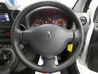USED 2018 68 PEUGEOT PARTNER 1.6 BLUE HDI PROFESSIONAL L1 100 BHP 3 SEATS SAT NAV APPLE CARPLAY MIRRORLINK AIR CON CRUISE CONTROL PARKING SENSORS TWO OWNERS SERVICE HISTORY