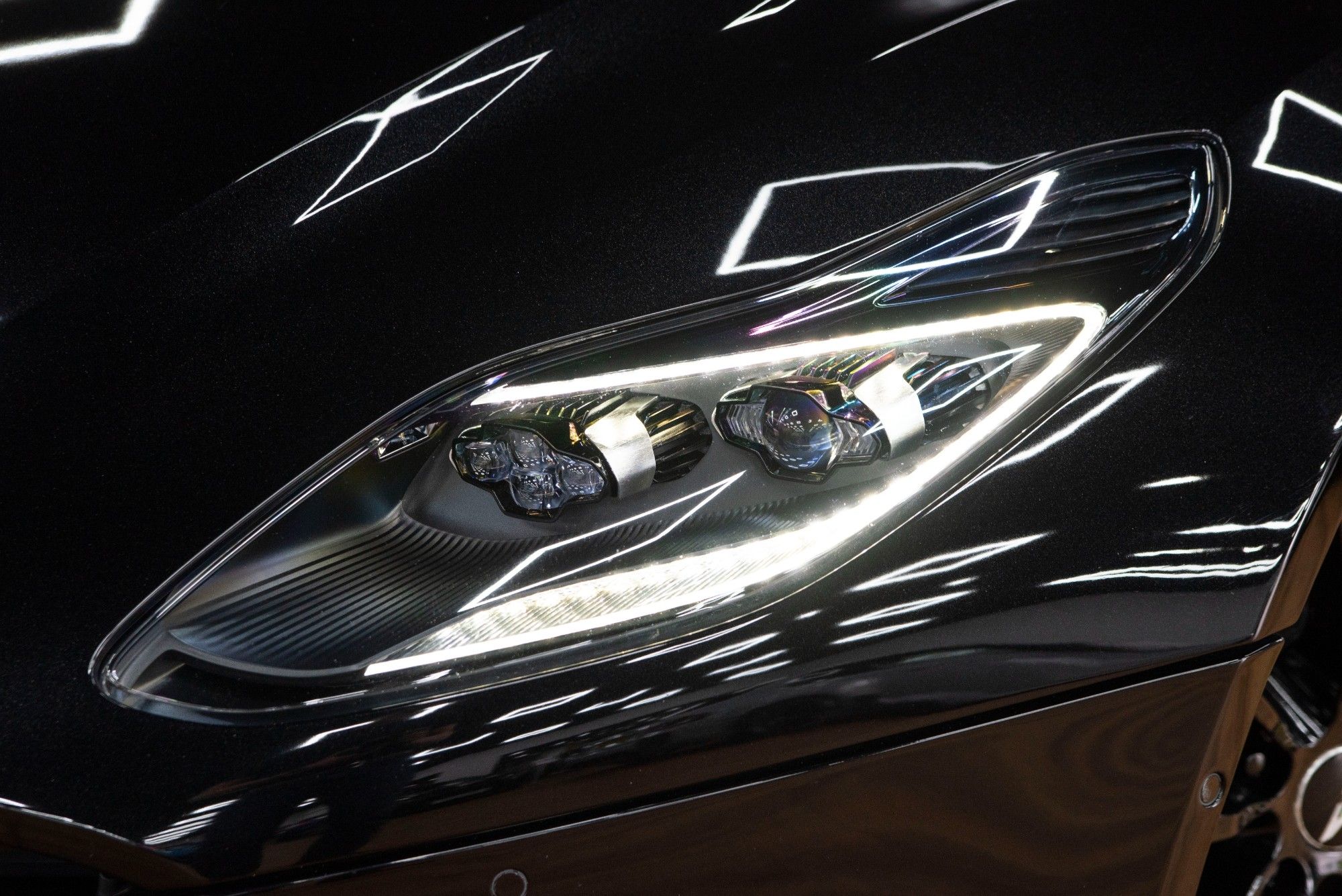 USED 2018 68 ASTON MARTIN DB11 5.2 AMR V12 