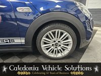 USED 2017 17 MINI HATCH COOPER 2.0 COOPER S 3d 189 BHP 2 FORMER KEEPERS with 12 MONTHS MOT & FULL MINI MAIN DEALER SERVICE HISTORY, STUNNING CAR with OVER &pound;5000 OF EXTRAS inc. CHILLI PACK, SAT NAV, ALLOY UPGRADE, REVERSE CAMERA & MORE
