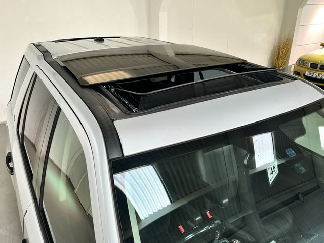 View our LAND ROVER FREELANDER