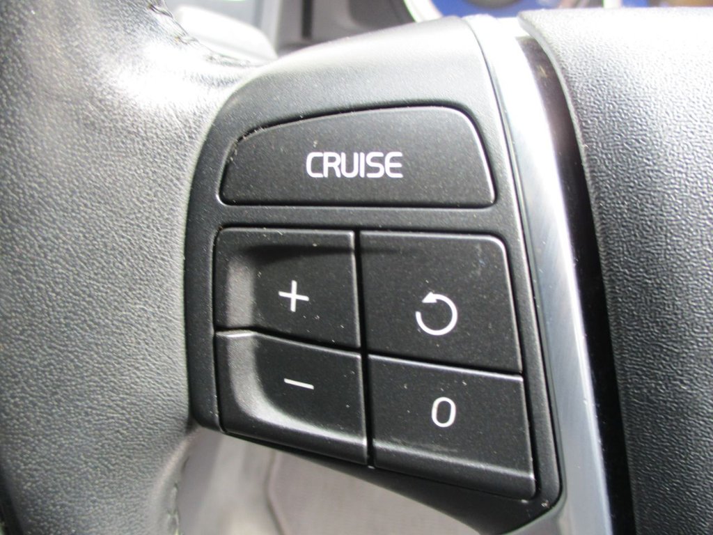 USED 2012 62 VOLVO XC60 2.4 D5 R-DESIGN AWD 5d 212 BHP LOW MILEAGE/ FULL SERVICE HISTORY