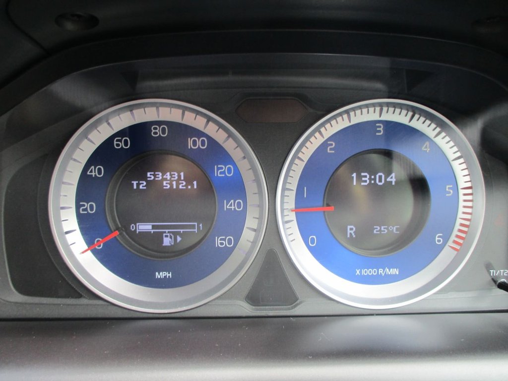 USED 2012 62 VOLVO XC60 2.4 D5 R-DESIGN AWD 5d 212 BHP LOW MILEAGE/ FULL SERVICE HISTORY