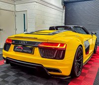 USED 2018 R AUDI R8 5.2 SPYDER V10 QUATTRO 2d 533 BHP 