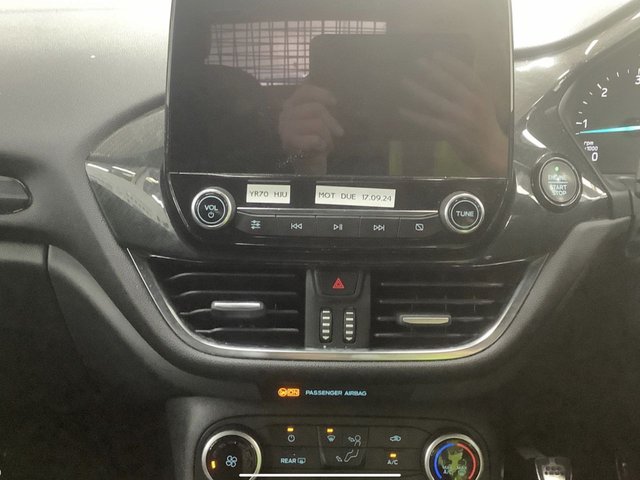 2020 Ford Fiesta - Photo 6