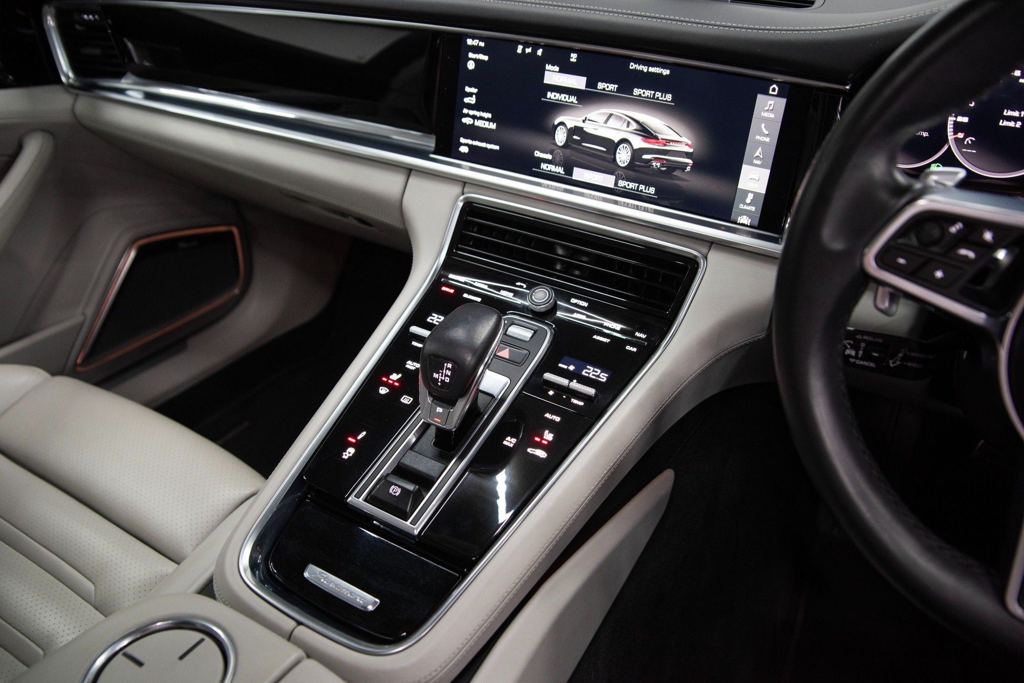 USED 2017 13 PORSCHE PANAMERA 2.9 4S PDK 