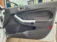 USED 2016 16 FORD FIESTA 1.2 ZETEC WHITE EDITION SPRING 5d 81 BHP 