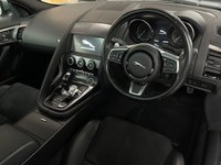 USED 2019 19 JAGUAR F-TYPE 2.0 I4 R-DYNAMIC 2d 296 BHP 2 Keys | 2 Owners | Pan Roof