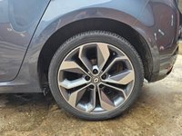 USED 2016 66 RENAULT MEGANE 1.2 SIGNATURE NAV TCE 5d 130 BHP Full Leather