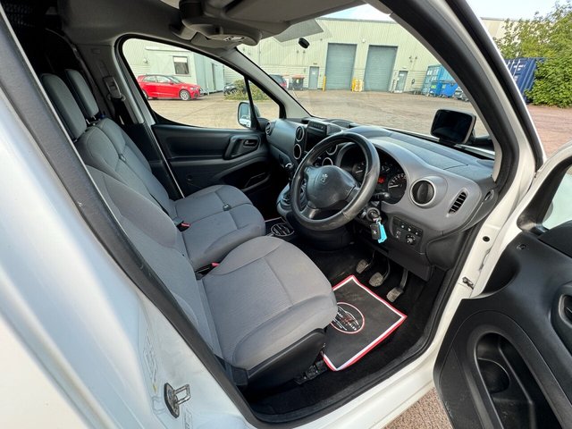 View our PEUGEOT PARTNER