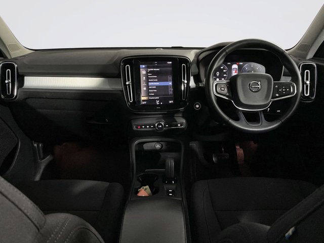 2020 Volvo Xc40 2L D3 Momentum 5dr - Photo 3