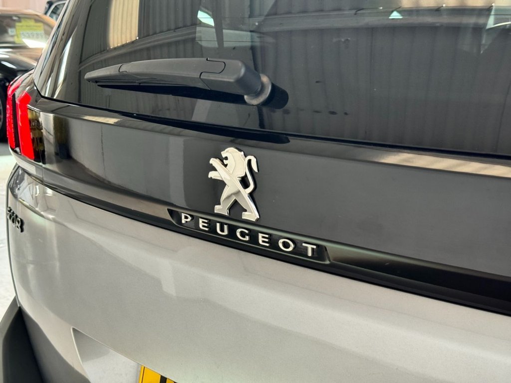 USED 2020 70 PEUGEOT 5008 1.2 PURETECH S/S ALLURE 5d 130 BHP 