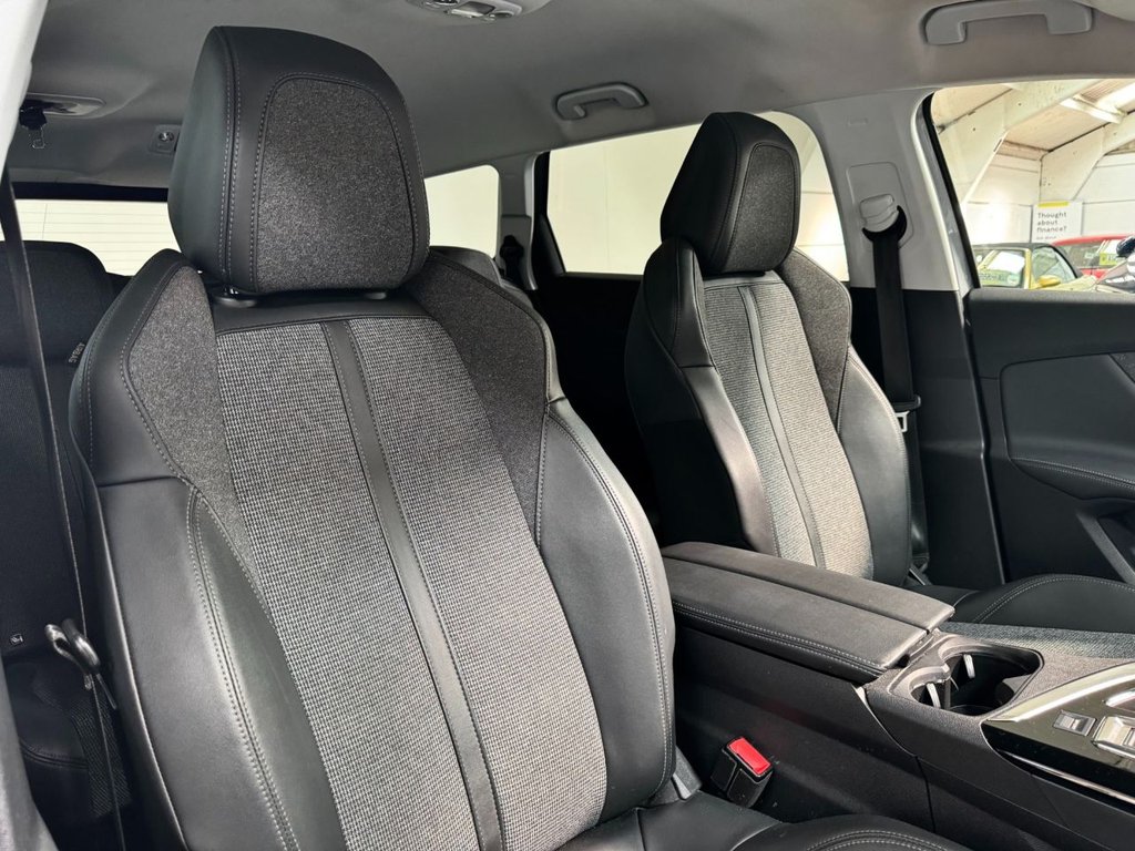 USED 2020 70 PEUGEOT 5008 1.2 PURETECH S/S ALLURE 5d 130 BHP 