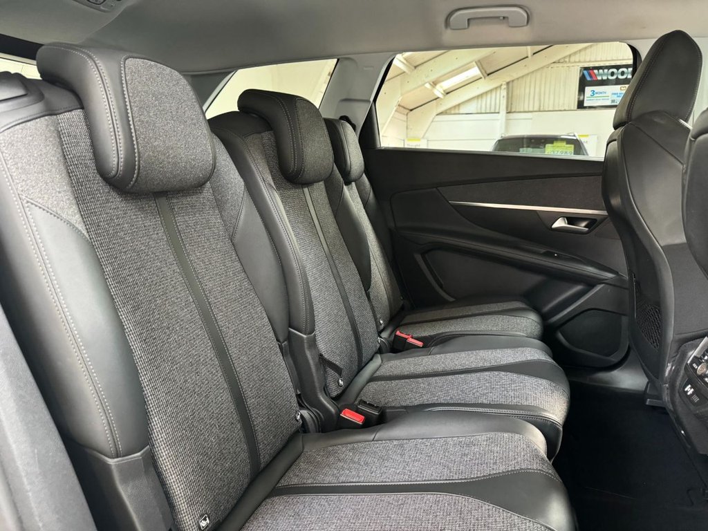 USED 2020 70 PEUGEOT 5008 1.2 PURETECH S/S ALLURE 5d 130 BHP 