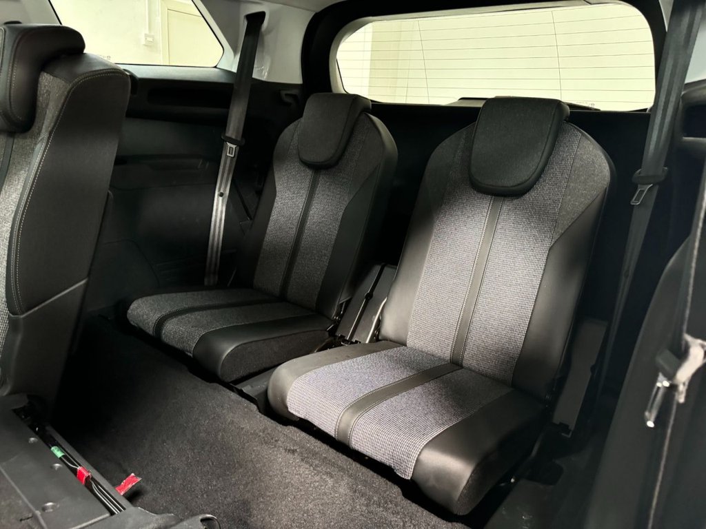 USED 2020 70 PEUGEOT 5008 1.2 PURETECH S/S ALLURE 5d 130 BHP 