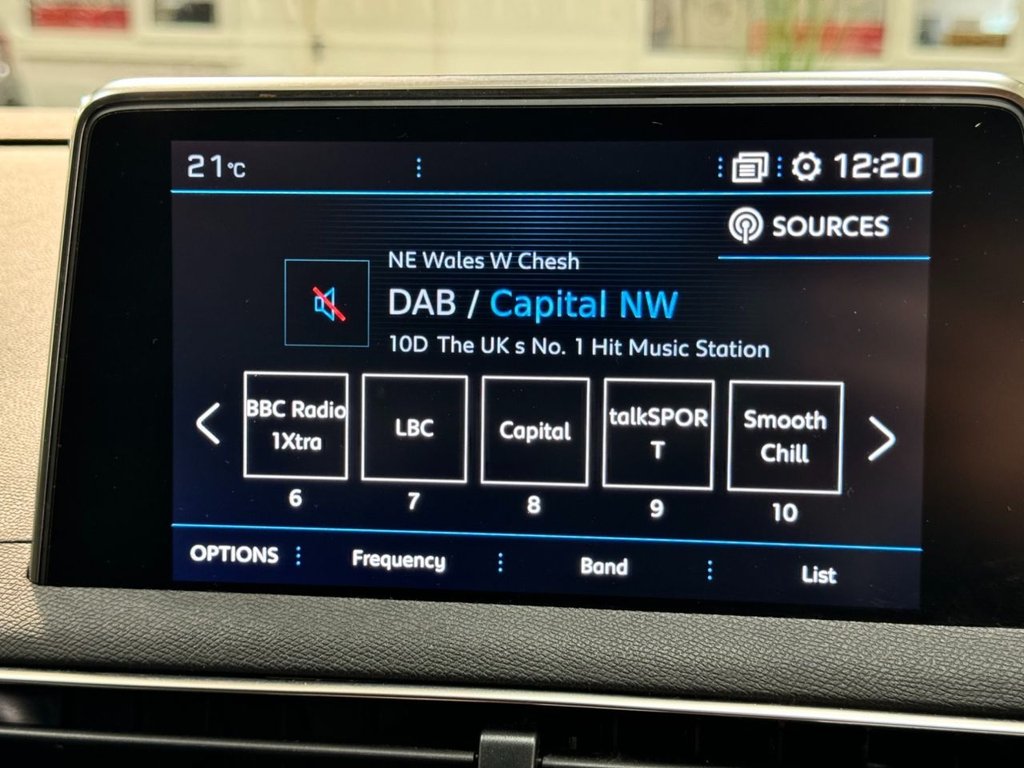 USED 2020 70 PEUGEOT 5008 1.2 PURETECH S/S ALLURE 5d 130 BHP 