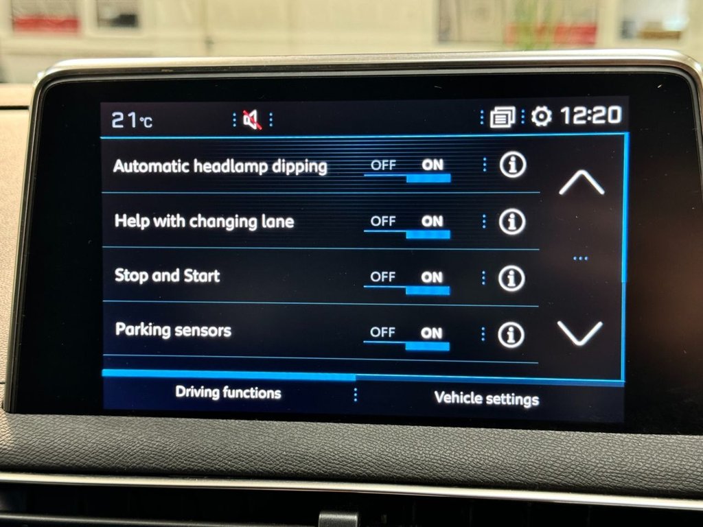 USED 2020 70 PEUGEOT 5008 1.2 PURETECH S/S ALLURE 5d 130 BHP 