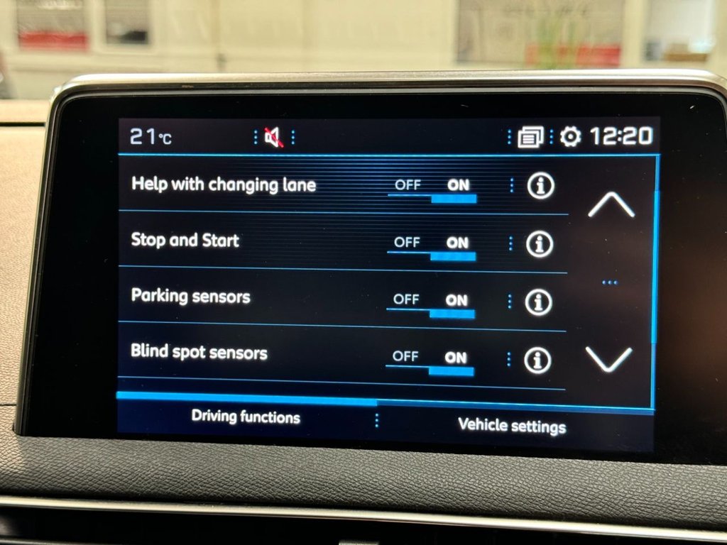 USED 2020 70 PEUGEOT 5008 1.2 PURETECH S/S ALLURE 5d 130 BHP 