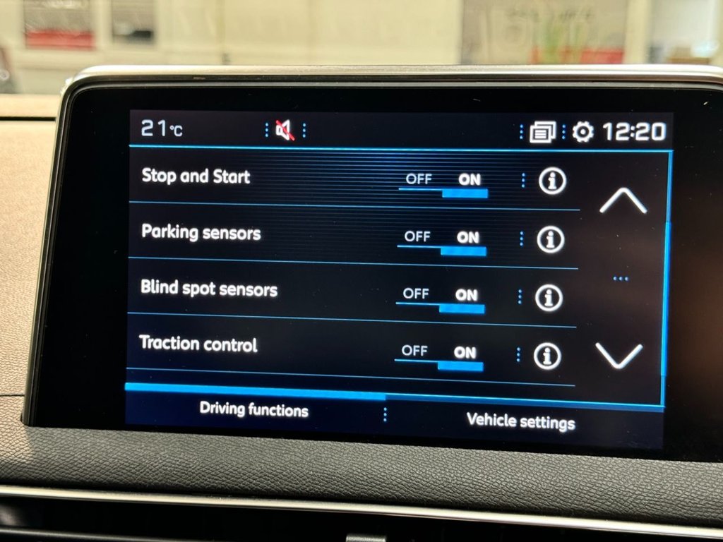 USED 2020 70 PEUGEOT 5008 1.2 PURETECH S/S ALLURE 5d 130 BHP 