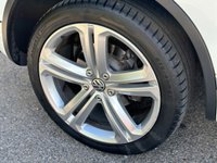 USED 2017 67 VOLKSWAGEN TOUAREG 3.0 V6 R-LINE PLUS TDI BLUEMOTION TECHNOLOGY 5d 259 BHP HEATED WINDSCREEN - 21 INCH WHEELS
