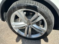 USED 2017 67 VOLKSWAGEN TOUAREG 3.0 V6 R-LINE PLUS TDI BLUEMOTION TECHNOLOGY 5d 259 BHP HEATED WINDSCREEN - 21 INCH WHEELS