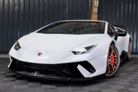USED 2019 19 LAMBORGHINI HURACAN 5.2 LP 640-4 PERFORMANTE SPYDER 2d 631 BHP LAMBORGHINI WARRANTY TO JUNE 2025, MASSIVE SPEC, FULL LAMBORGHINI SERVICE HISTORY, FRONT LIFT, BRANDING PACK, STYLE PACK