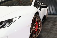 USED 2019 19 LAMBORGHINI HURACAN 5.2 LP 640-4 PERFORMANTE SPYDER 2d 631 BHP LAMBORGHINI WARRANTY TO JUNE 2025, MASSIVE SPEC, FULL LAMBORGHINI SERVICE HISTORY, FRONT LIFT, BRANDING PACK, STYLE PACK