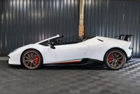 USED 2019 19 LAMBORGHINI HURACAN 5.2 LP 640-4 PERFORMANTE SPYDER 2d 631 BHP LAMBORGHINI WARRANTY TO JUNE 2025, MASSIVE SPEC, FULL LAMBORGHINI SERVICE HISTORY, FRONT LIFT, BRANDING PACK, STYLE PACK