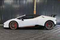USED 2019 19 LAMBORGHINI HURACAN 5.2 LP 640-4 PERFORMANTE SPYDER 2d 631 BHP LAMBORGHINI WARRANTY TO JUNE 2025, MASSIVE SPEC, FULL LAMBORGHINI SERVICE HISTORY, FRONT LIFT, BRANDING PACK, STYLE PACK
