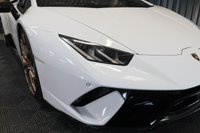 USED 2019 19 LAMBORGHINI HURACAN 5.2 LP 640-4 PERFORMANTE SPYDER 2d 631 BHP LAMBORGHINI WARRANTY TO JUNE 2025, MASSIVE SPEC, FULL LAMBORGHINI SERVICE HISTORY, FRONT LIFT, BRANDING PACK, STYLE PACK
