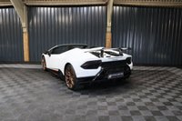 USED 2019 19 LAMBORGHINI HURACAN 5.2 LP 640-4 PERFORMANTE SPYDER 2d 631 BHP LAMBORGHINI WARRANTY TO JUNE 2025, MASSIVE SPEC, FULL LAMBORGHINI SERVICE HISTORY, FRONT LIFT, BRANDING PACK, STYLE PACK