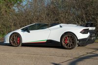 USED 2019 19 LAMBORGHINI HURACAN 5.2 LP 640-4 PERFORMANTE SPYDER 2d 631 BHP LAMBORGHINI WARRANTY TO JUNE 2025, MASSIVE SPEC, FULL LAMBORGHINI SERVICE HISTORY, FRONT LIFT, BRANDING PACK, STYLE PACK