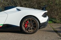 USED 2019 19 LAMBORGHINI HURACAN 5.2 LP 640-4 PERFORMANTE SPYDER 2d 631 BHP LAMBORGHINI WARRANTY TO JUNE 2025, MASSIVE SPEC, FULL LAMBORGHINI SERVICE HISTORY, FRONT LIFT, BRANDING PACK, STYLE PACK