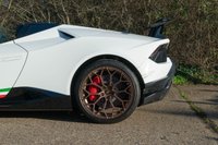 USED 2019 19 LAMBORGHINI HURACAN 5.2 LP 640-4 PERFORMANTE SPYDER 2d 631 BHP LAMBORGHINI WARRANTY TO JUNE 2025, MASSIVE SPEC, FULL LAMBORGHINI SERVICE HISTORY, FRONT LIFT, BRANDING PACK, STYLE PACK