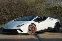 USED 2019 19 LAMBORGHINI HURACAN 5.2 LP 640-4 PERFORMANTE SPYDER 2d 631 BHP LAMBORGHINI WARRANTY TO JUNE 2025, MASSIVE SPEC, FULL LAMBORGHINI SERVICE HISTORY, FRONT LIFT, BRANDING PACK, STYLE PACK