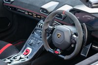 USED 2019 19 LAMBORGHINI HURACAN 5.2 LP 640-4 PERFORMANTE SPYDER 2d 631 BHP LAMBORGHINI WARRANTY TO JUNE 2025, MASSIVE SPEC, FULL LAMBORGHINI SERVICE HISTORY, FRONT LIFT, BRANDING PACK, STYLE PACK
