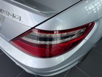 USED 2012 12 MERCEDES-BENZ SLK 5.5 SLK55 AMG 2d 421 BHP Parktronic - AIRSCARF