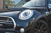 USED 2017 17 MINI HATCH COOPER 2.0 COOPER S 3d 189 BHP MEDIA XL / CHILLI PK / HEATED