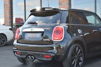 USED 2017 17 MINI HATCH COOPER 2.0 COOPER S 3d 189 BHP MEDIA XL / CHILLI PK / HEATED