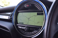 USED 2017 17 MINI HATCH COOPER 2.0 COOPER S 3d 189 BHP MEDIA XL / CHILLI PK / HEATED