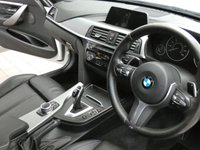 USED 2018 18 BMW 3 SERIES 3.0 330D M SPORT SHADOW EDITION TOURING 5d 255 BHP SAT NAV HARMAN KARDON HEATED LEATHER INTERIOR CRUISE CONTROL PARKING SENSORS 2 OWNERS SERVICE HISTORY