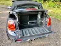 USED 2018 18 MINI CONVERTIBLE 2.0 COOPER S 2d 189 BHP 2 OWNER // CHILLI PACK // GOOD SERVICE HISTORY//FULL LEATHER HEATED//PARK CAMERA//BLUETOOTH//DAB//ADVANCED CAR EYE//  FULL LEATHER/SATNAV/DAB/PARK CAMERA